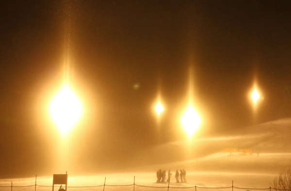 日本北海道出现神秘光柱