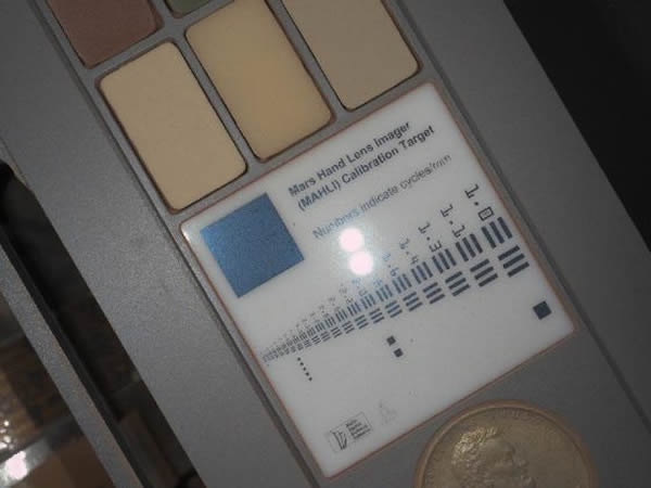 好奇号白光光源照明条件下的手持相机校准目标照片