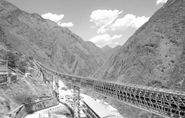 PandaXλ���Ĵ�ʡ����ɽ��ͼΪ������ʯ�����ʹ���