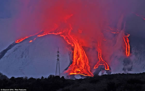 ����������ɻ�ɽ2��19���ٴη����󱬷�