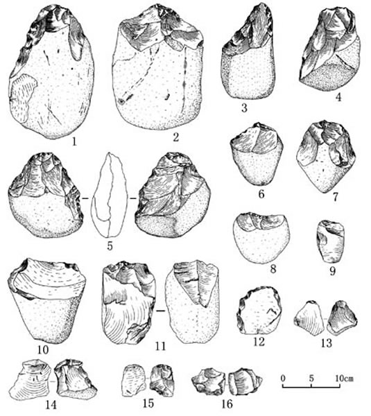 广西百色公篓遗址的石制品,其中1-4为手镐,5为手斧,6-8、10、11为砍砸器,9、12、13为刮削器,14、15为石片,16为石核。(刘扬、黄胜敏供图)
