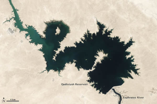 伊拉克卡迪西亚水库在2006年9月7日的情况