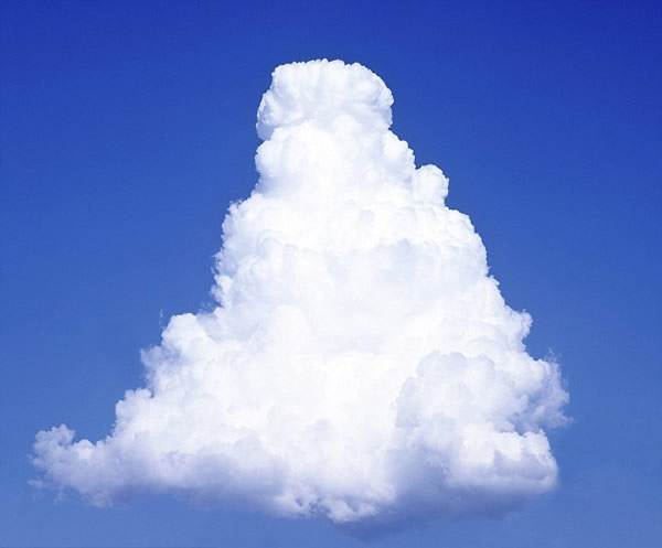 金字塔形云朵