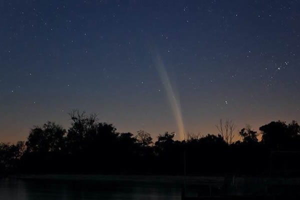 �Ĵ�������Ӱʦ���ֲ�׽��Lovejoy���ǵ���β��������2011��12��