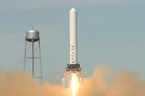 SpaceX��˾�ڵÿ���˹�ݵ����鳡���С����족����ĵ��Ĵη������飬��80.1�׵ĸ߶���ͣ��34�룬�ü�����Ӧ�õ���һ������ӥϵ�л����