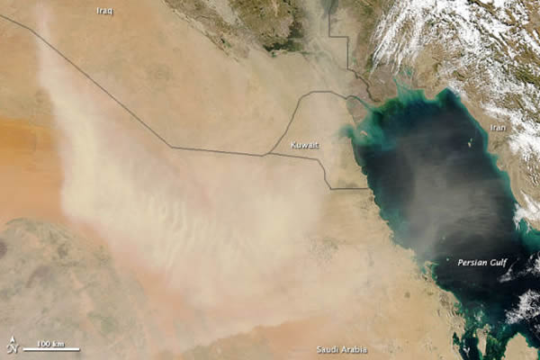 2013年1月11日,美国宇航局的Aqua卫星上的中分辨率成像光谱仪(MODIS)捕捉到这张自然色图像。