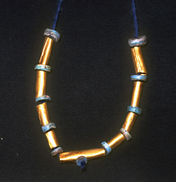 秘鲁发现美洲最古老的黄金工艺品