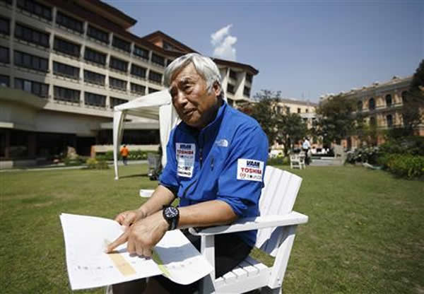 80岁的日本老人三浦雄一郎将第三次攀登珠峰