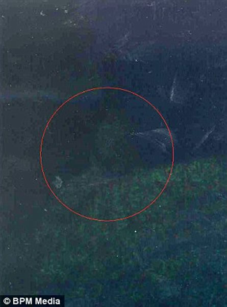 Ӣ��С��һλŮ�Ӽ��з���һϵ�������¼�