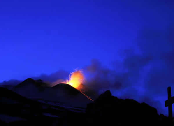 ����������ɻ�ɽ�緢