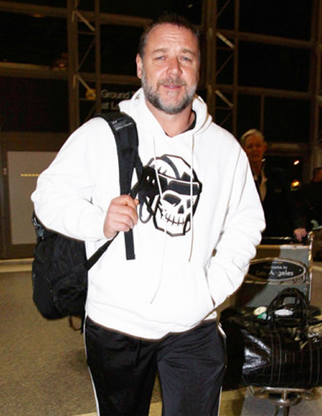 好莱坞影星罗素克洛声称在澳洲雪梨公园内拍摄到UFO