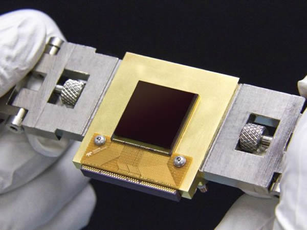 NEOCam̽�������������һ��ּ�ڼ�����С����Ŀռ���Զ����Ŀ�ĺ��ļ����豸