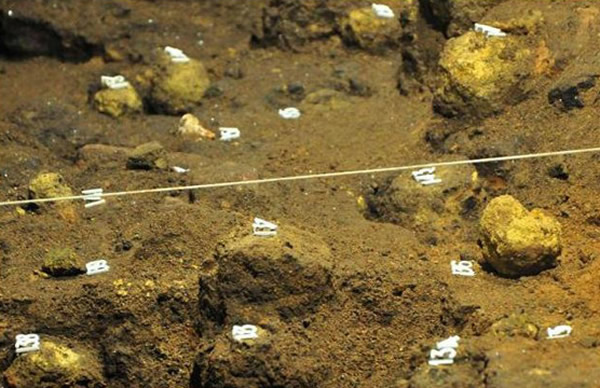 墨西哥羽蛇神庙金字塔发现数百个神秘的金黄色球状物体