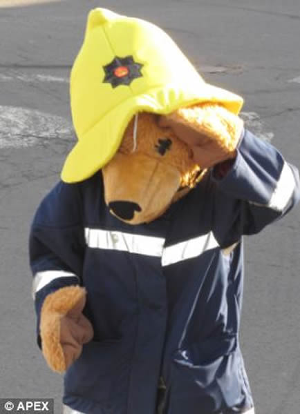 Ӣ������Ա�񻶽����Ż���װ��ײ��