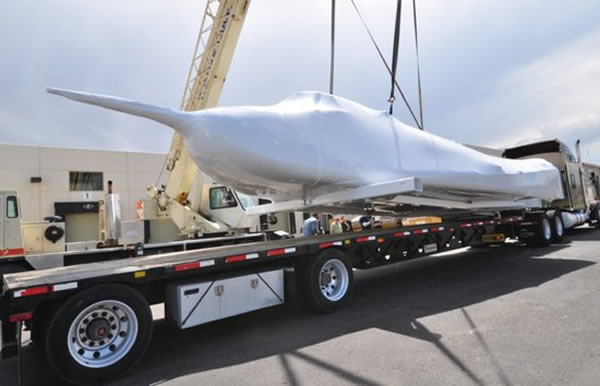 未安装机翼和尾翼结构的“追梦者”小型航天飞机