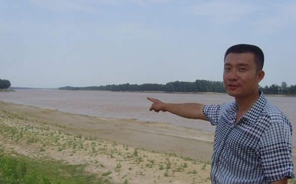 李凯向记者指认当时他发现外星人