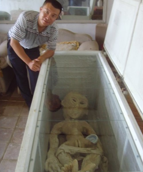 李凯与外星人的合影