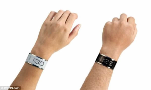 CST-01共有4款,有黑色和白色两种颜色,照片展示的两款采用黑色和玫瑰金色镀层不锈钢带。CST-01采用Thinergy微型储能电池,充电时间只需短短10分钟