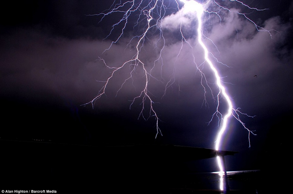 ί�������ġ�����ͨ�������硱