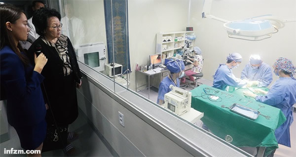 2012��9��23�գ������׶��׶�������ϸ����ѧ�һ������������Ҷ��������˹���������ѧУ���׹�������չʾ������¡�ܾ���ֲ����й��Ĺ��̡�˫������ǩ����һ��Э��