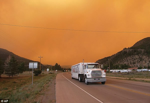 美国科罗拉多州南部发生大规模森林大火