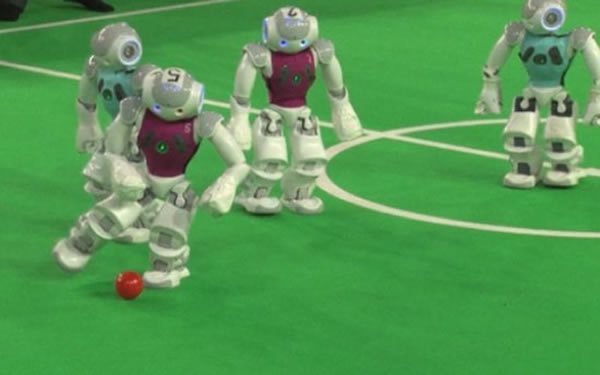 机器人世界杯足球锦标赛,目标2050年将打败人类