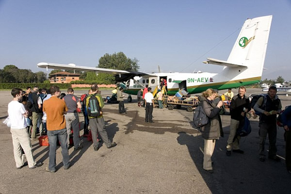 ��������Σ�յķɻ������Ჴ��¬��������