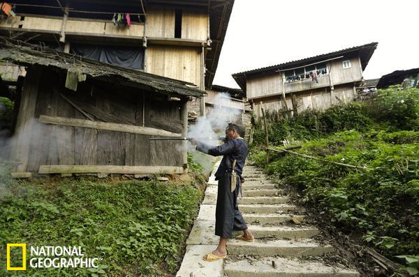 探访中国唯一持枪村落:贵州省岜沙村