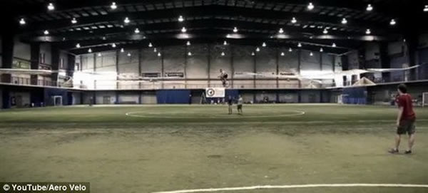 ��������˹��ֱ������չ����Ϊ47�ף�������54�������������ܲ���̼��ά���Ƴɣ����ĸ�ת��������һ������ʵ����������ֱ��������