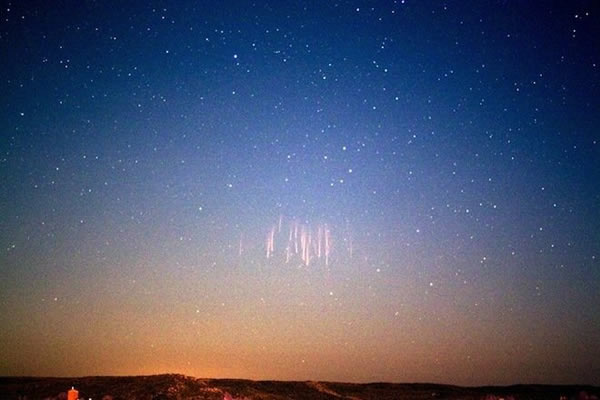 环状淘气精灵非常强大,而且在中间有一个洞。