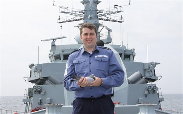 ������;�����ڴ������ϱ�Ӣ����������