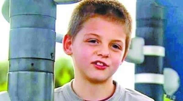 澳大利亚7岁男童迷失丛林,袋鼠陪守一夜为其取暖