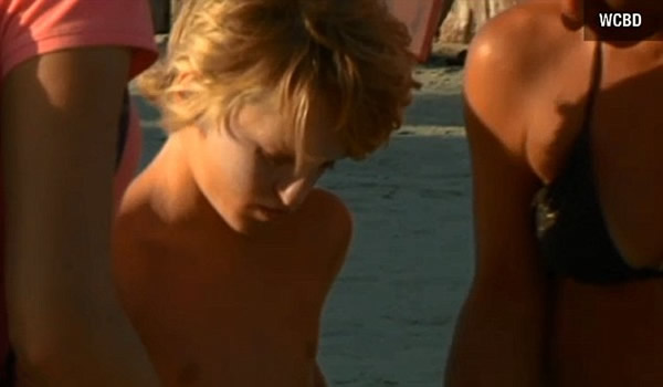 美国10岁男孩参加冲浪比赛被公牛鲨袭击