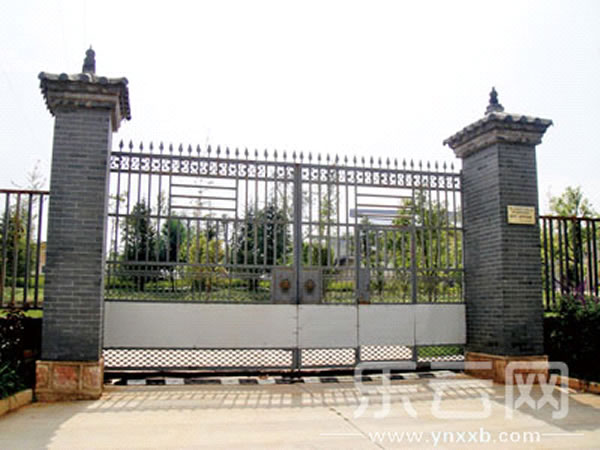 地质公园大门紧闭,没有接待游客。