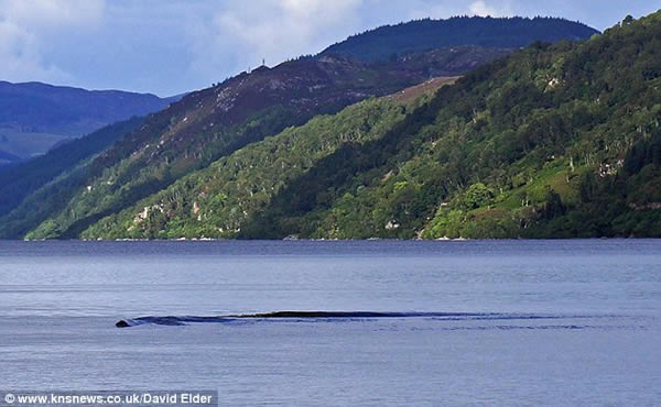 Ӣ����Ӱʦ����˹���ĵ��޴�ˮ�ۣ�������ˮ������