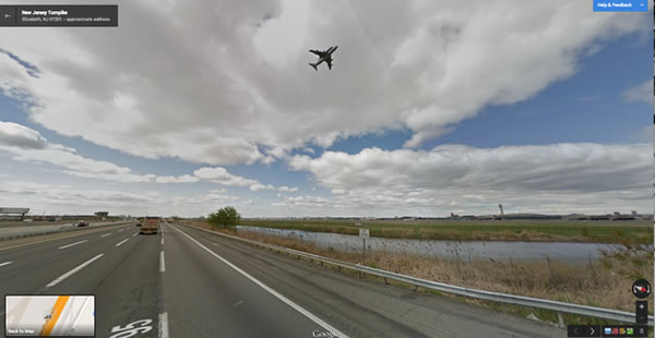 谷歌街景拍到航天飞机