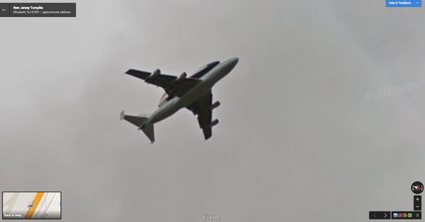 谷歌街景拍到航天飞机