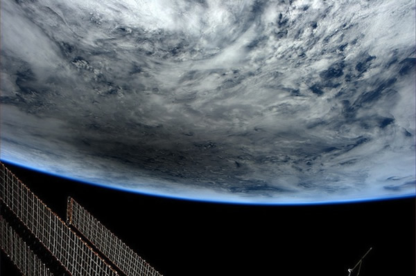 月球在地球表面投射的巨大恐怖阴影