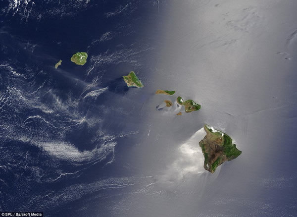 这是从高空拍摄的夏威夷群岛的景象