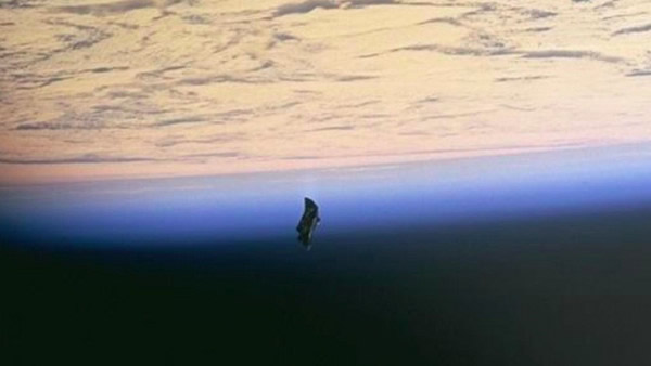 美国NASA突然删除一些太空中疑似不明飞行物的照片