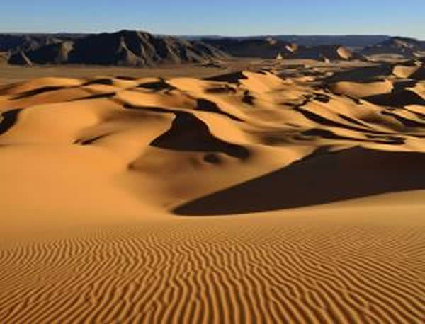 撒哈拉沙漠的远古河流为人类向欧洲和亚洲的第一次迁徙创造了可能