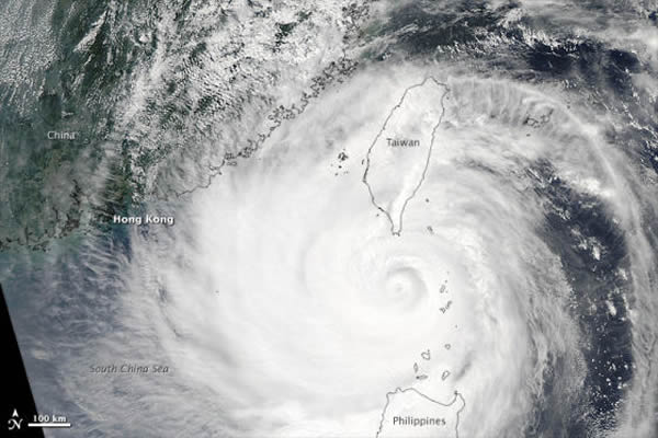 卫星照片直观展示超级台风“天兔”