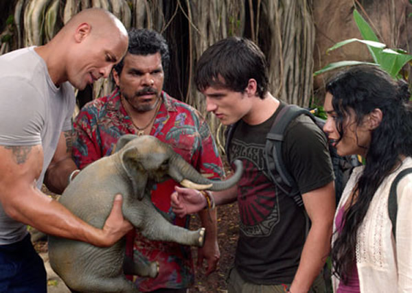 电影《地心冒险2:神秘岛》的迷你大象