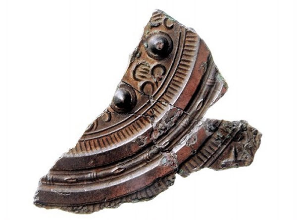 日本小学生发现古代中国青铜镜碎片