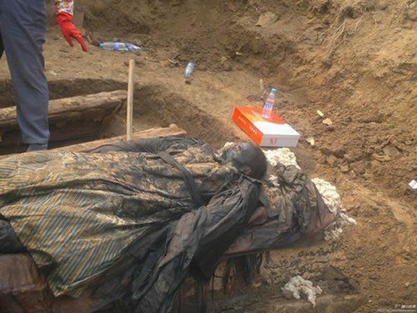 河南周口发现清朝干尸
