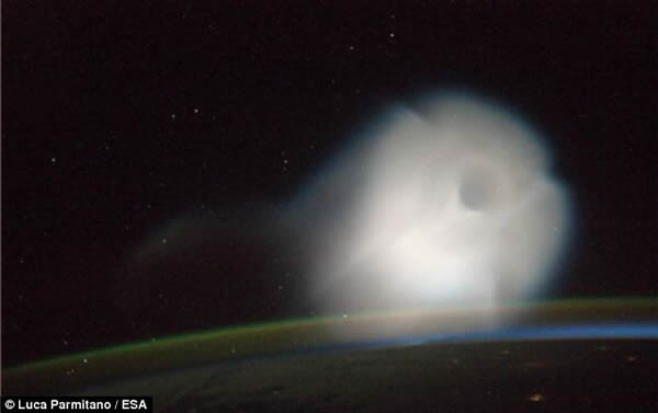 ���ʿռ�վ�Ա�۲쵽����������γɹ�����ƣ�ԭ���Ƕ���˹���䵼��