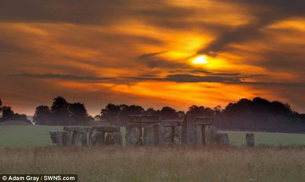 ʷǰ��ʯ���в�Զ������ǧ����Ȫ��ַ���⽫����Ϊʲô��ʯ��ʱ������������ѡַ�����ʯ��