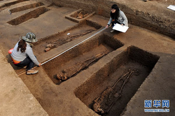 10��26�գ�������Ա�ڷ����ֳ�����