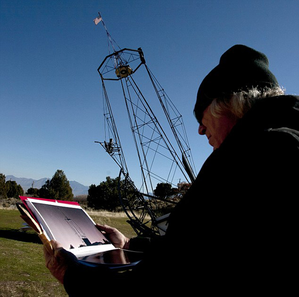 美国天文爱好者造出世界上最大的个人天文望远镜——HK-12