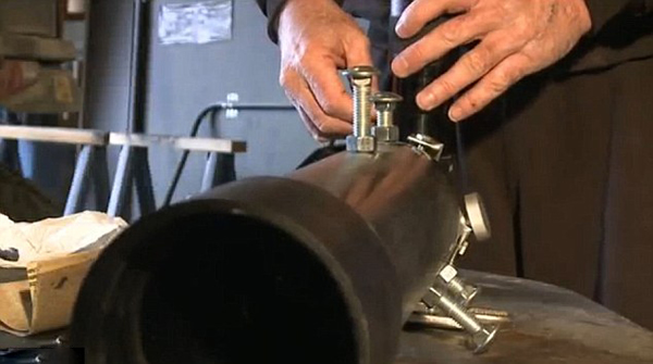 美国天文爱好者造出世界上最大的个人天文望远镜——HK-12